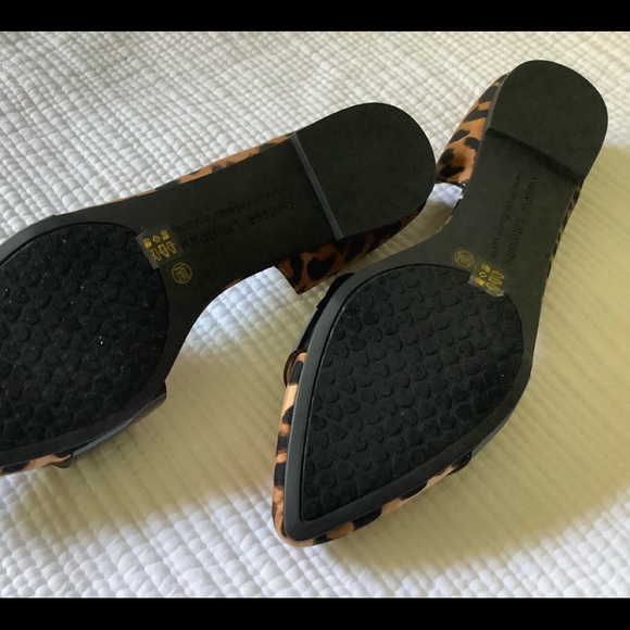 Chinese Laundry leopard flats; size 9.5; never worn - Picture 3 of 4